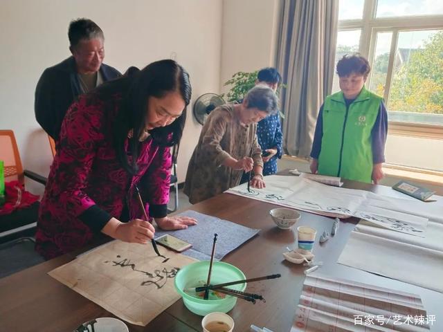 桃园社区举办书法交流活动，弘扬传统文化艺术